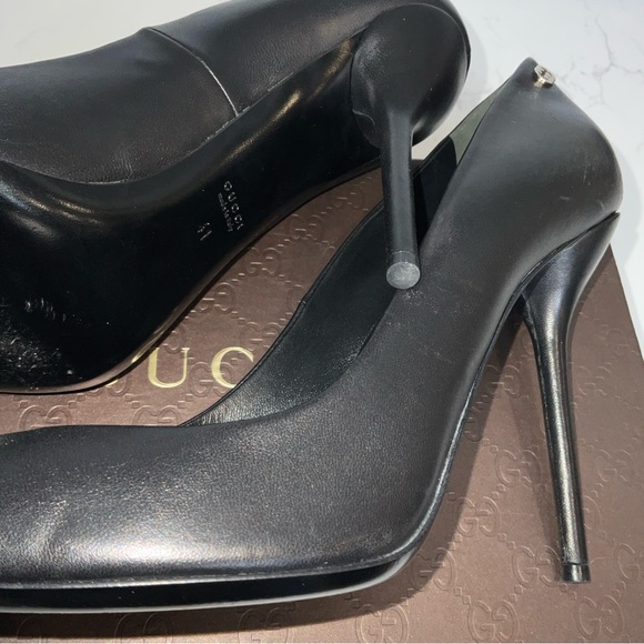 GUCCI Black Leather Logo Pointed toe Heels - Picture 9 of 10